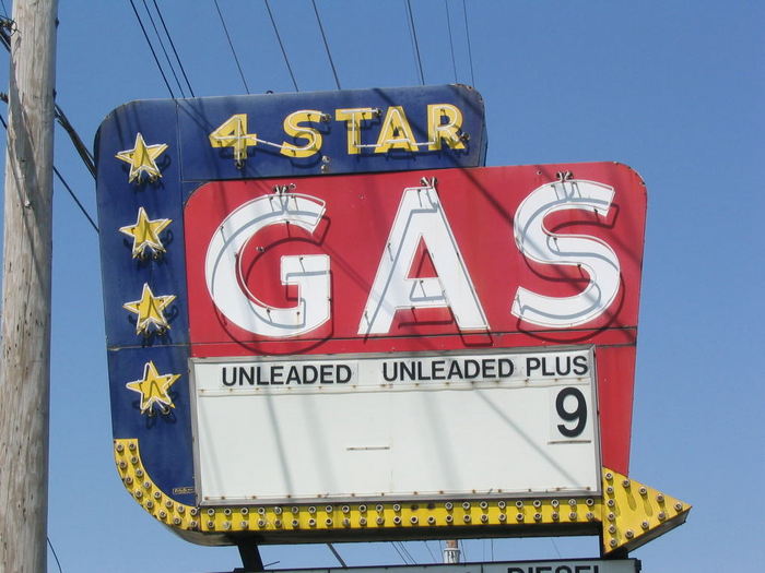 4 Star Gas - 2003 Photo (newer photo)